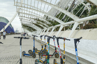 Un alquiler de patinete para 2 en Tourpoint en Valencia