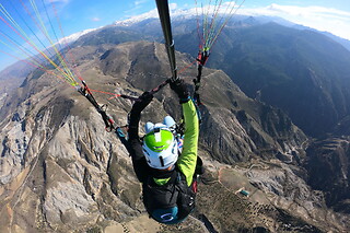 Un vuelo en parapente para 2 en Zen Parapente en Cenes de la Vega (Granada)
