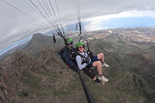 Un vuelo en parapente para 2 en Letsfly Paragligling en Adeje (Santa Cruz de Tenerife)