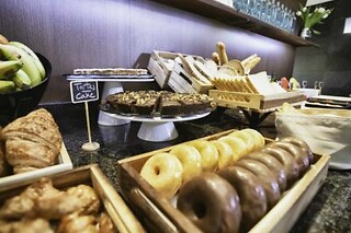 Una noche con desayuno para 2 en Hotel Alfa Aeropuerto**** en Barcelona