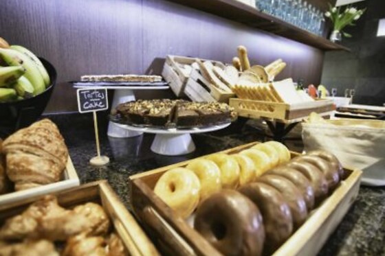 Una noche con desayuno para 2 en Hotel Alfa Aeropuerto**** en Barcelona