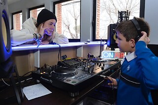 Una experiencia de DJ para 1 en Who is in da School en Simancas (Valladolid)