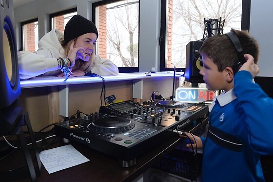 Una experiencia de DJ para 1 en Who is in da School en Simancas (Valladolid)