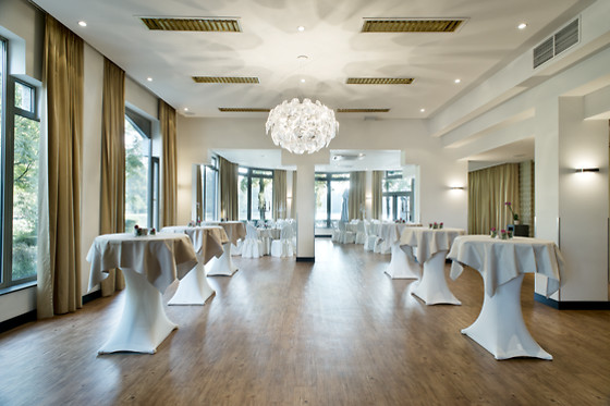 M Hotel - Different Hotels - photo 8