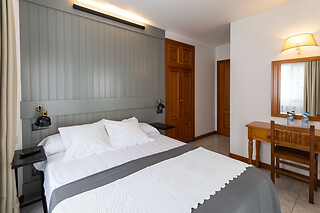 Dos noches con cena para 2 en Hotel Panadeiramar en Sanxexo (Pontevedra)