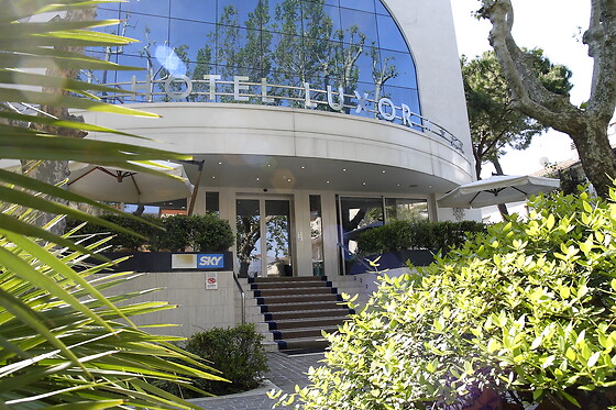 Hotel Luxor - photo 3