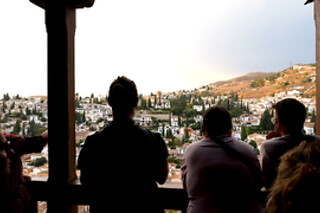 Visita nocturna a la Alhambra con guía oficial para 2 personas