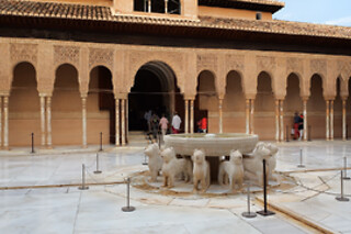 Visita nocturna a la Alhambra con guía oficial para 2 personas