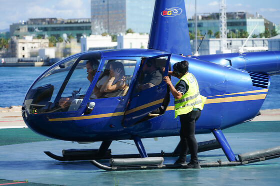 Un vuelo en helicóptero para 3 en Sailing Experience Bcn en Barcelona