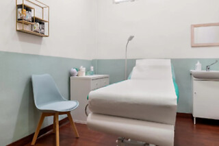 Depilación con hilo de cejas y tinte para 2 en Sara Borbor Beauty Center en Madrid