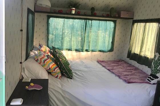 Una noche con desayuno para 2 en Caravan Glamping en Jarandilla de la Vera (Cáceres)