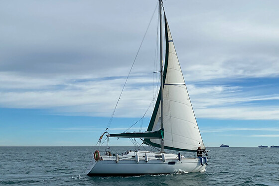 Un paseo en velero para pareja o grupo en Paseos Velero Valencia en Valencia