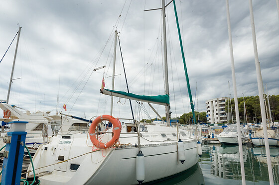 Un paseo en velero para pareja o grupo en Paseos Velero Valencia en Valencia