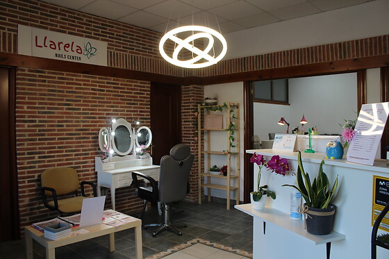 LLARELA NAILS CENTER - photo 1