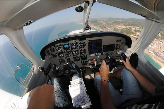 Una experiencia de vuelo de introducción para 1 en Aereogavina en Sabadell (Barcelona)