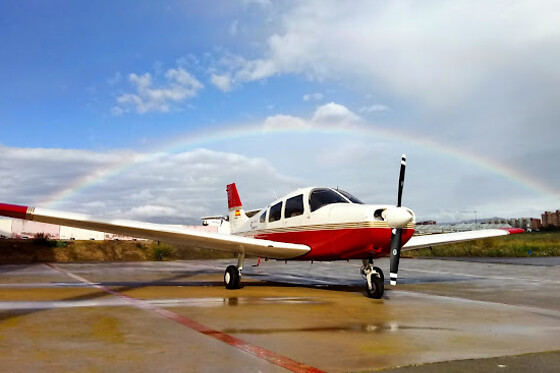 Una experiencia de vuelo de introducción para 1 en Aereogavina en Sabadell (Barcelona)