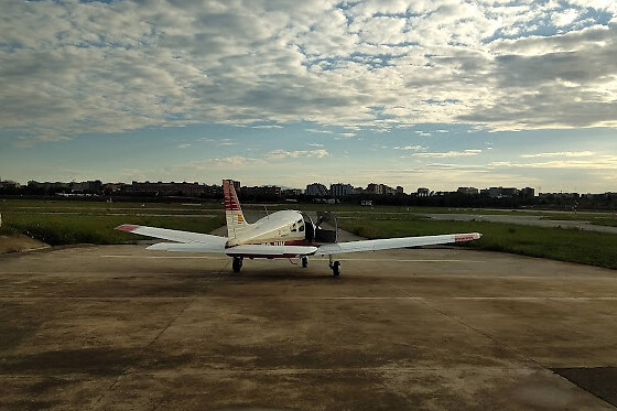 Una experiencia de vuelo de introducción para 1 en Aereogavina en Sabadell (Barcelona)