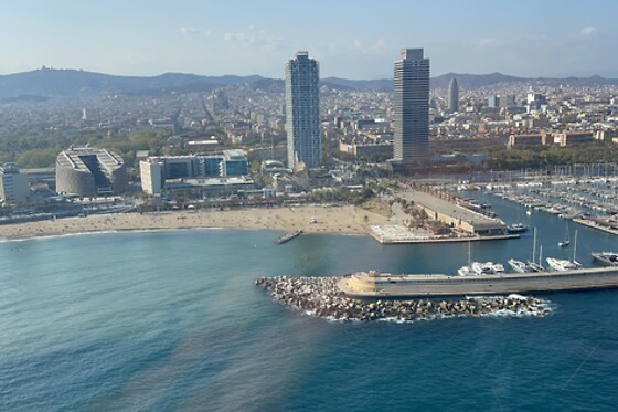 Un Tour Litoral en helicóptero para 3 en Helicóptero BCN en Barcelona