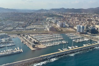 Un Tour Litoral en helicóptero para 3 en Helicóptero BCN en Barcelona