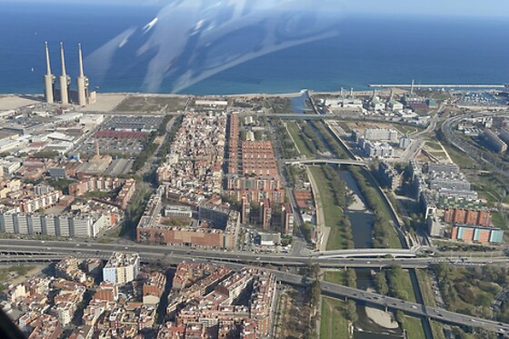 Un Tour Litoral en helicóptero para 3 en Helicóptero BCN en Barcelona