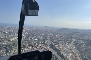 Un Tour Litoral en helicóptero para 3 en Helicóptero BCN en Barcelona