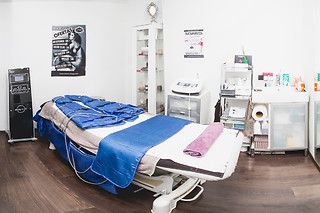 Un bono de depilación láser para 1 en Clínicas Láser Fusión Chloee en Madrid