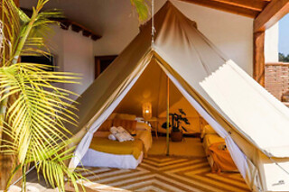 Dos noches en tienda para 2 en Glamping Slow Axarquía en Benagalbón (Málaga)