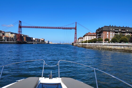 Una noche para grupo en Yate de lujo Getxo en Getxo (Bizkaia)