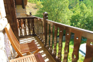 Dos noches en habitación superior con desayunos para 2 en Hotel Rural El Mirador de los Pirineos**** en Santa Cruz de la Serós (Huesca)