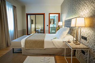 Dos noches con desayunos para 2 en Hospes Palacio de Arenales & Spa***** en Cáceres