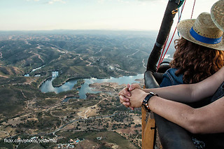 Un vuelo en globo para 1 adulto y 1 niño en Gloobo en Guadix (Granada)