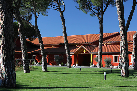 BODEGA FINCA VILLACRECES & BODEGA IZADI - photo 13