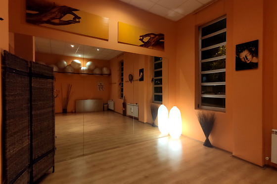 Una clase de pilates o yoga para 2 en Gravedad Zero en Logroño