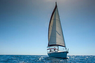 Dos noches en Velero Feeling 36  para grupo de 2 a 4 en Naútica Agua de Mar en Valencia
