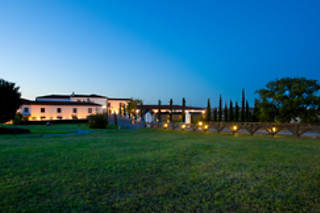 Una cena o comida para 2 en Restaurante Las Corchuelas en Hospes Palacio de Arenales & Spa***** en Cáceres