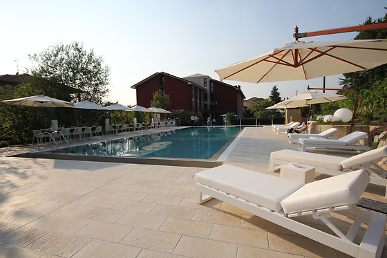 Red's Redaelli Hotel - photo 2
