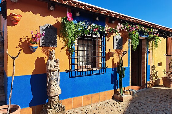 Dos noches en habitación tematizada para 2 en La casa del Trotamundos en Villamayor de Campos ( Zamora)