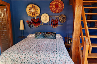 Dos noches en habitación tematizada para 2 en La casa del Trotamundos en Villamayor de Campos ( Zamora)