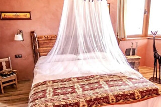 Dos noches en habitación tematizada para 2 en La casa del Trotamundos en Villamayor de Campos ( Zamora)