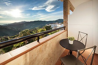 Una noche con desayuno para 2 en Hotel Balcón de Cómpeta*** en Cómpeta (Málaga)