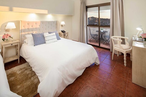 Una noche con desayuno para 2 en Hotel Balcón de Cómpeta*** en Cómpeta (Málaga)