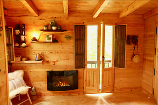 Una noche en Tree House con desayuno para 2 en Nature Tree House en Blanes (Girona)