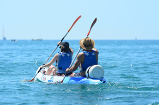 Alquiler 2 kayaks dobles sin guía y 1 patín a pedales en Vilanova i la Geltrú (Barcelona)