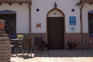 Una noche romántica en apartamento Nazarí  para 2 en Apartamentos Casas La Suerte en Hinojares (Jaén)