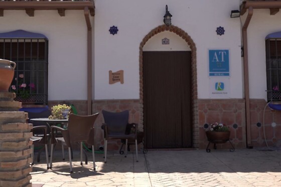 Una noche romántica en apartamento Nazarí  para 2 en Apartamentos Casas La Suerte en Hinojares (Jaén)