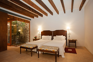 Dos noches con desayunos para 2 en Hotel Ca´n Moragues**** en Arta (Islas Baleares)