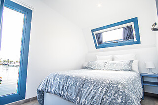 Una noche para 2 adultos y 2 niños en Apartamento Flotante Santander en Santander (Cantabria)