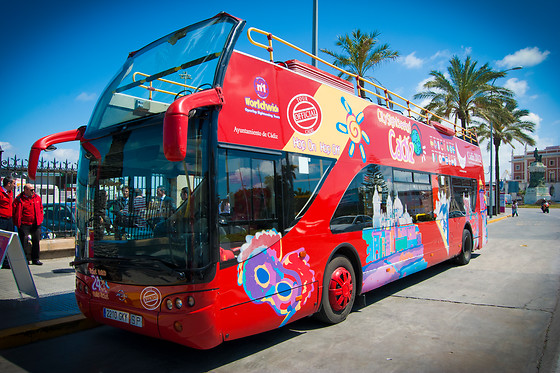 Un tour panorámico en bus para 2 en City Sightseeing Cádiz en Cádiz