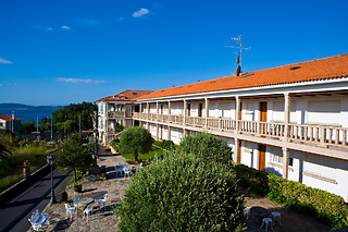 Una noche con experiencia bienestar para 2 en Aparthotel Villa Cabicastro*** en Portonovo (Pontevedra)