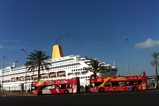 Un tour panorámico en bus para 2 en City Sightseeing Cádiz en Cádiz